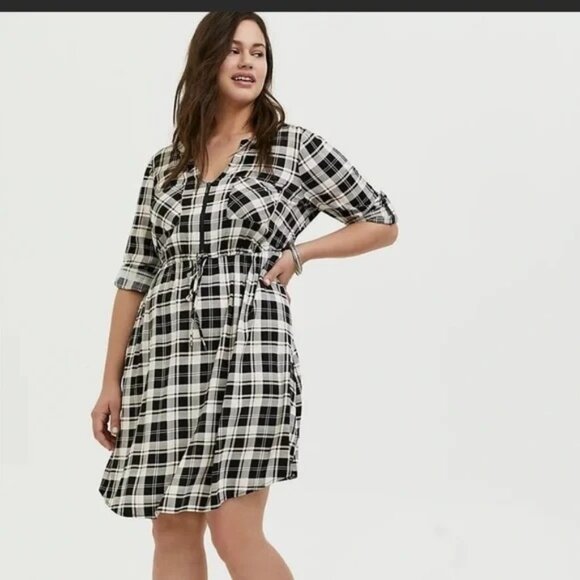 NEW Torrid Black & White Plaid Button Front Dress. Size 1X - Picture 1 of 10